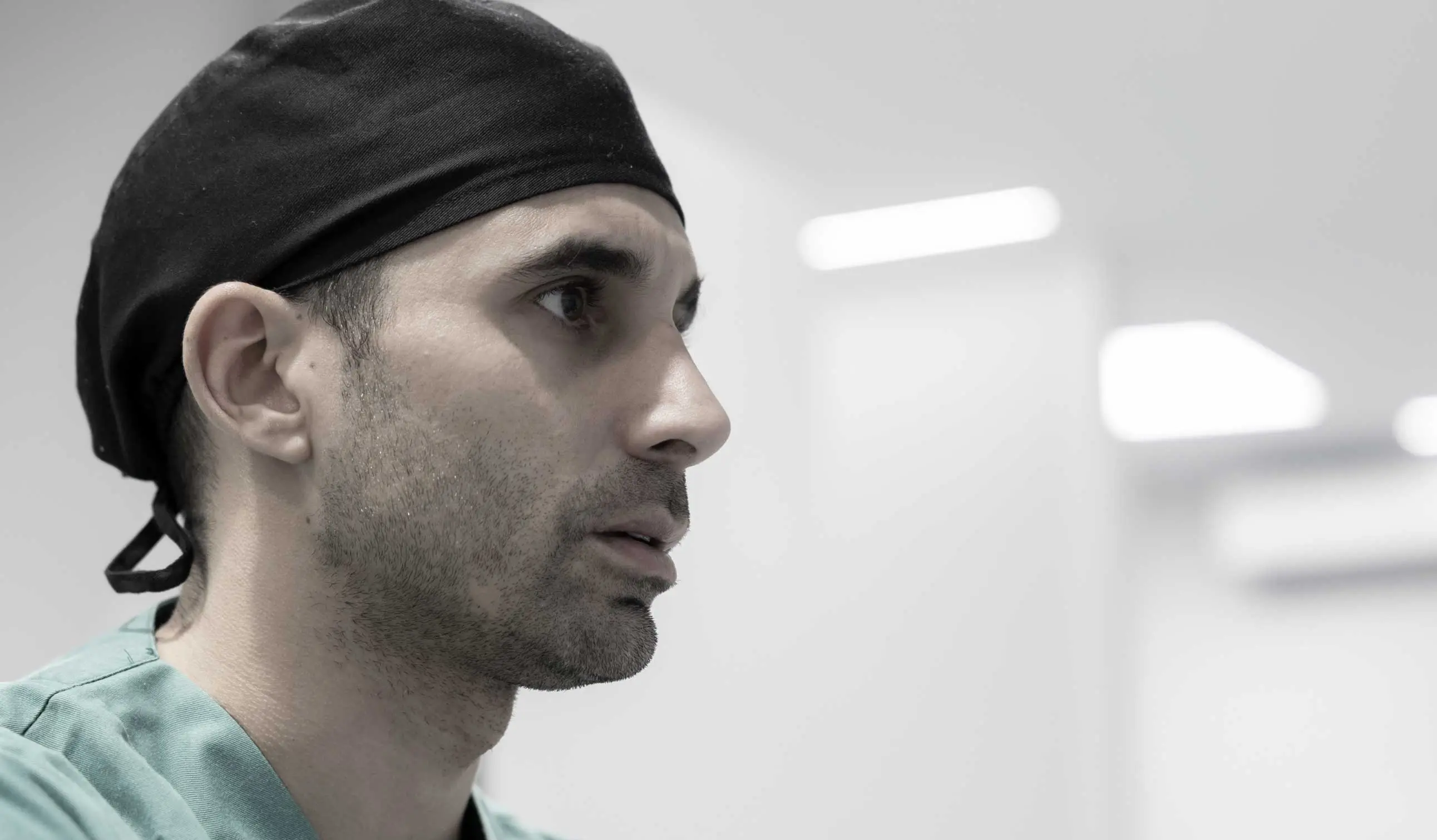 Dr. Kevin Armas - Neurocirujano en Las Palmas